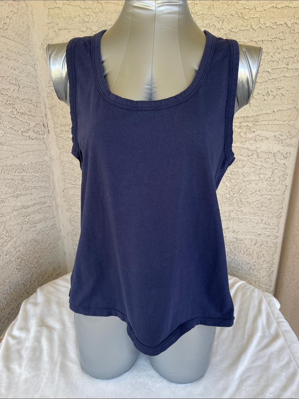 J. Crew Factory dark navy broken in tank size L
100% cotton